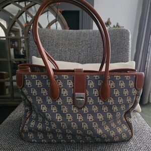 Dooney&Bourke Tote
